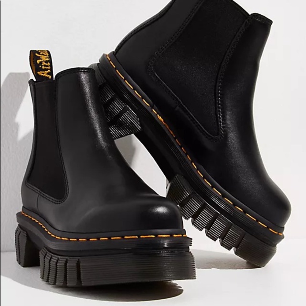 Dr Martens Audrick Chelsea boots - U.S. Women’s size 7